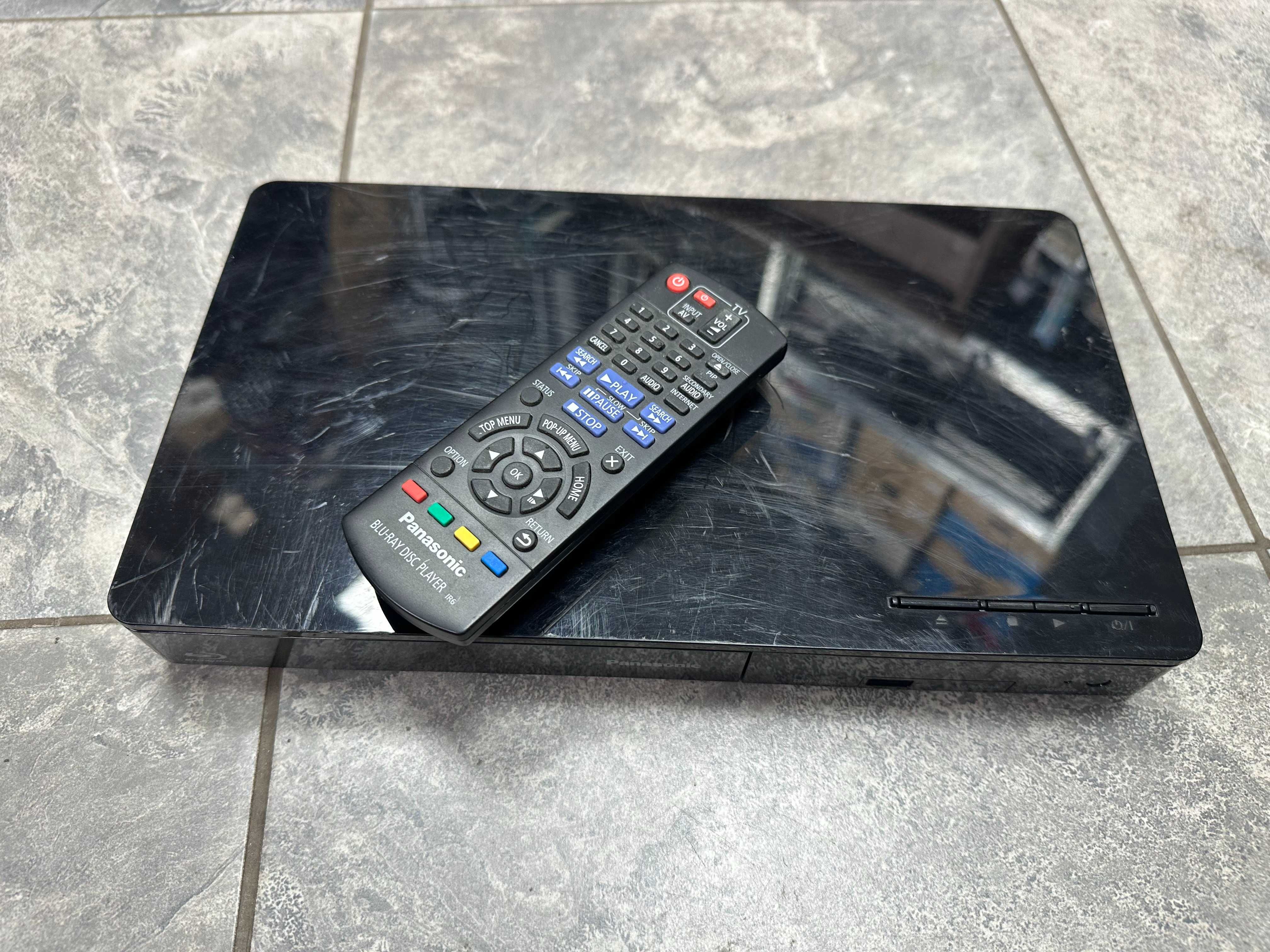 Smart Network Blu-ray Disc™/ DVD Player DMP-BD81
