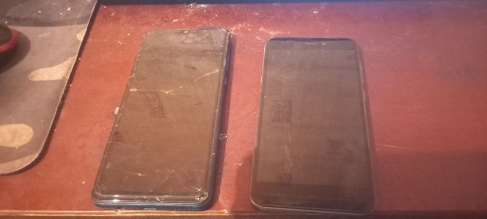 Продам 2 тел. На зачасти