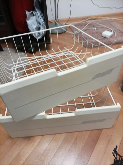 Rafturi pentru congelator