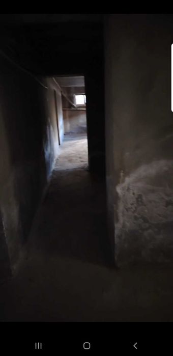 Sotiladi: 4 qavatli uyning podvali — 580 m²