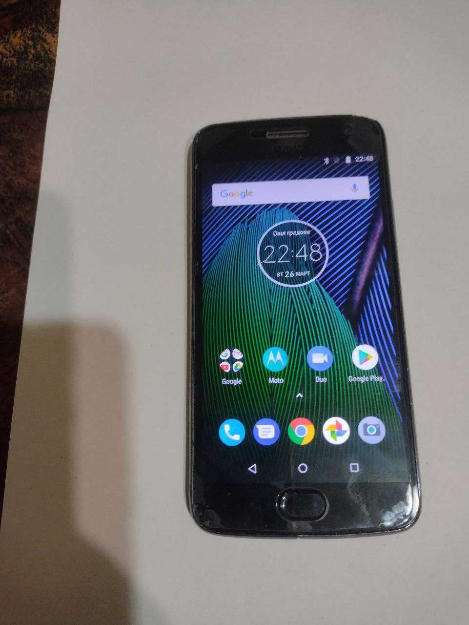 Продавам телефон Moto G5 Plus