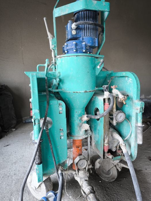 Vând pompa tencuit imer koine 35