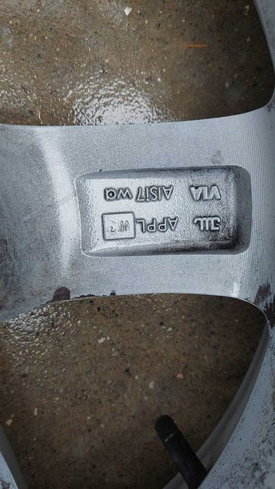 Гуми с джанти 225/55R16 за Mercedes-Benz
