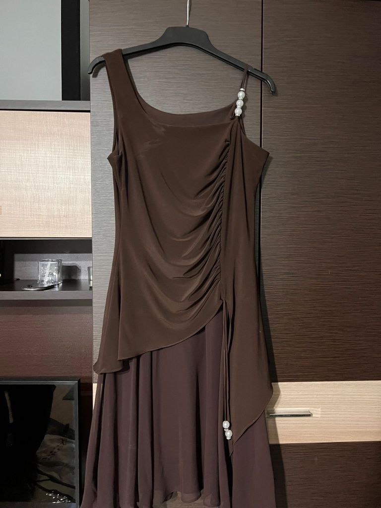 Rochie maro de ocazii