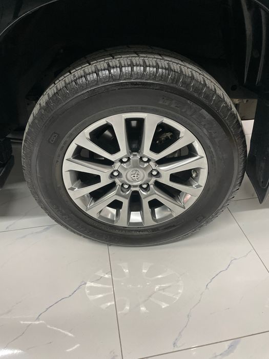 Tayota land cruiser prado 150