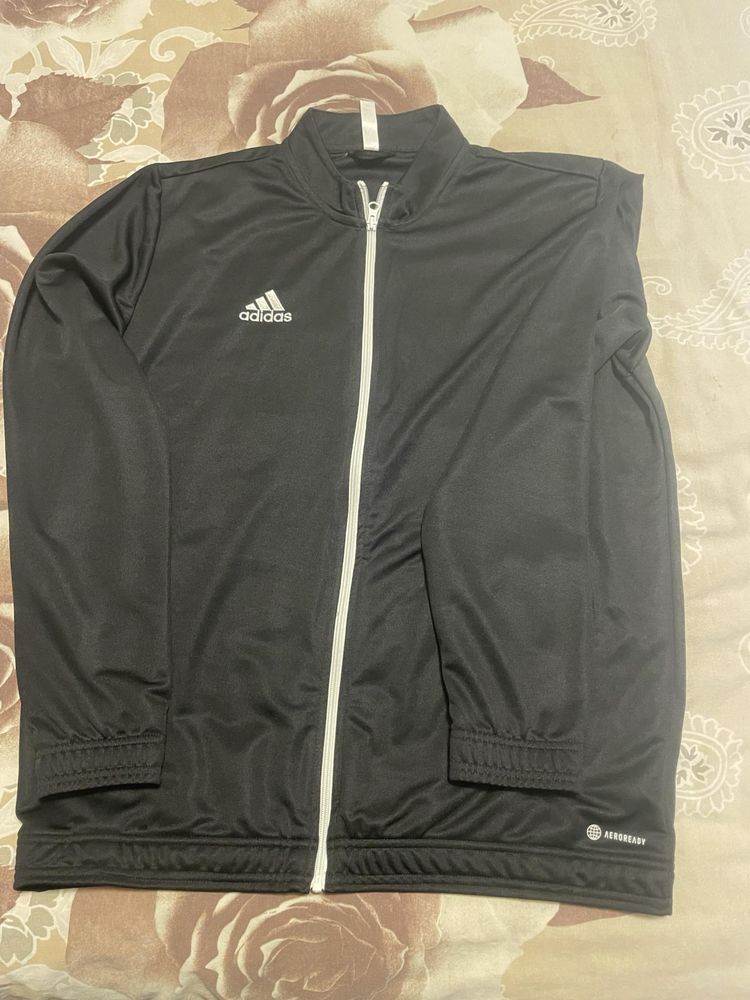 Продавам суичъри under armour и adidas