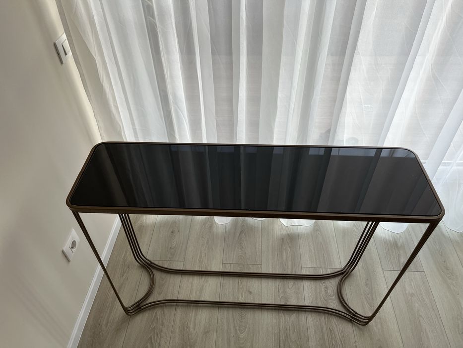 Consola metalica cu blat de sticla