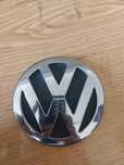 Sigla volkswagen luata de pe un passat
