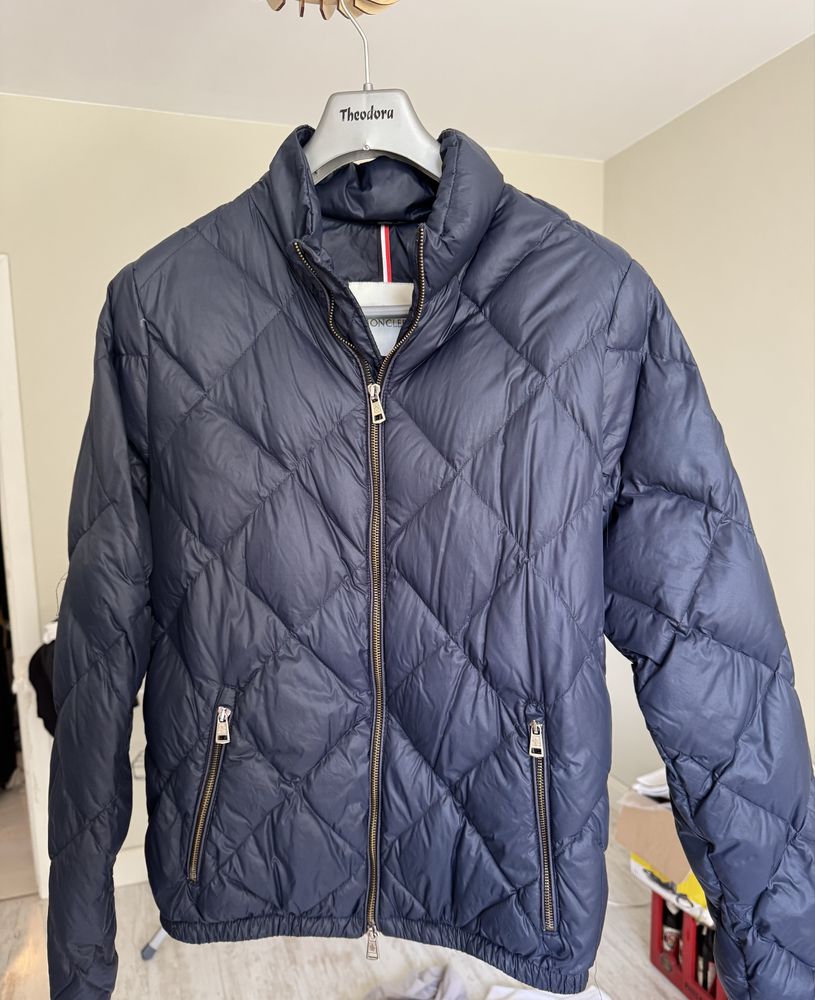 Яке Moncler от естествен пух