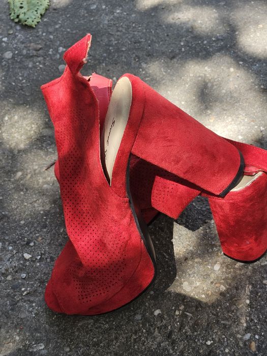 Sandale cu toc cui si ci toc gros