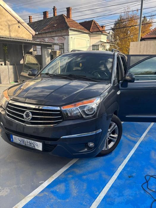 Mercedes-Benz Monovolum/Transporter-Rodius-Mercedes la bază-Japonez la cutie-Coreean