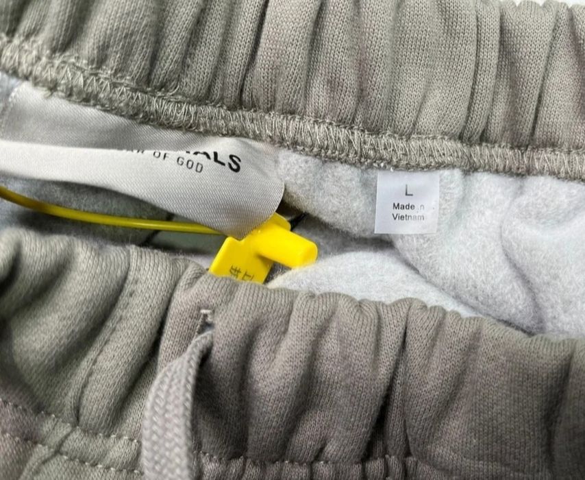 Pantaloni scurți Essentials