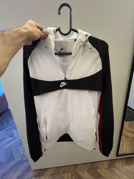 Спортивная ветровка Nike, размер S