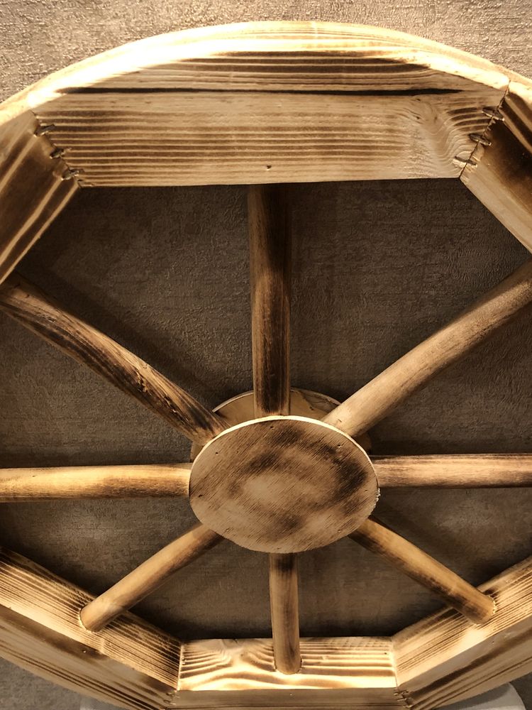 Колесо от телеги деревянное декоративное