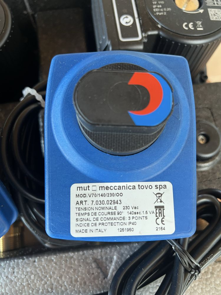 Grupuri de pompare cu vană de amestec si distribuitor este nou