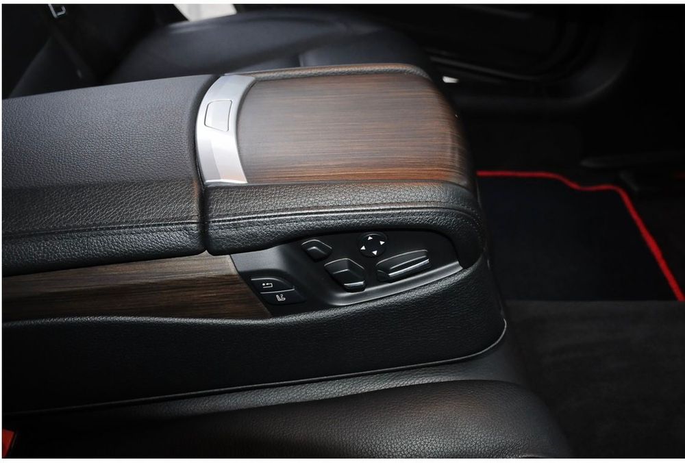 Vând BMW 750d xDrive Long