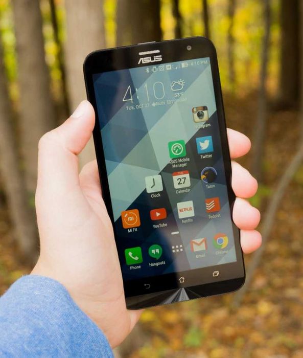 ASUS ZenFone 2/ Память 4/32ГБ/ NFC