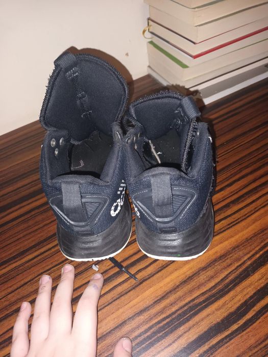 Vând adidas,i adidas negri și NIKE revolution  rosu