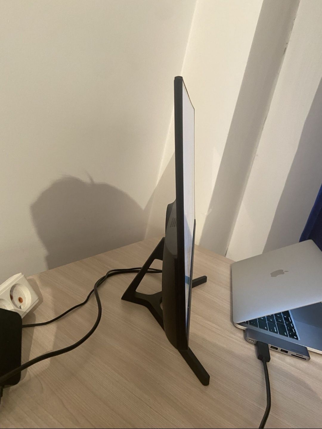 Монитор XTREON XT2253DE черный