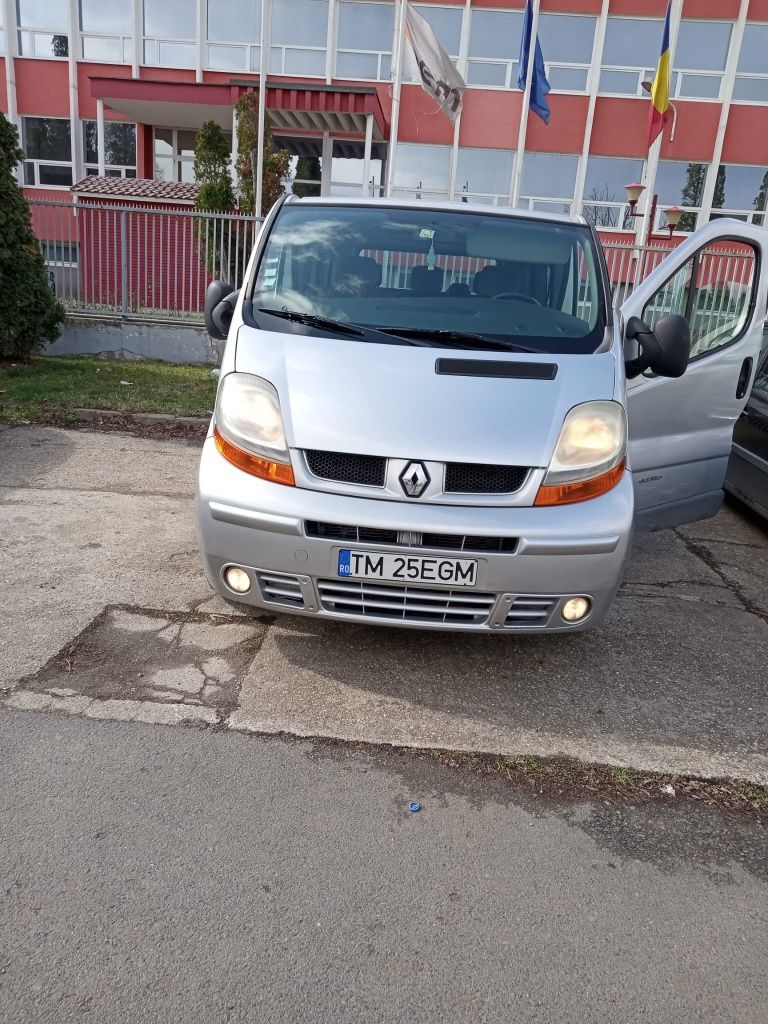 Renault Trafic 7+1