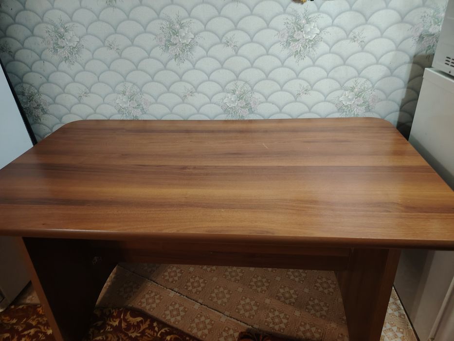 Продам большой стол