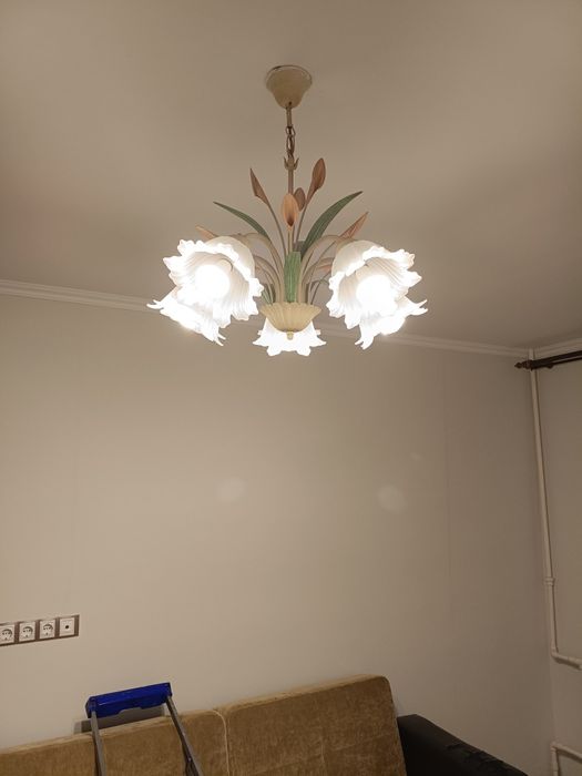 Продам люстру б/у