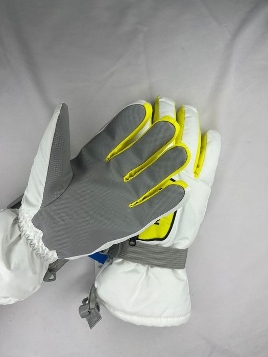 Новые, горнолыжные перчатки отличного качества в ассортименте размеров