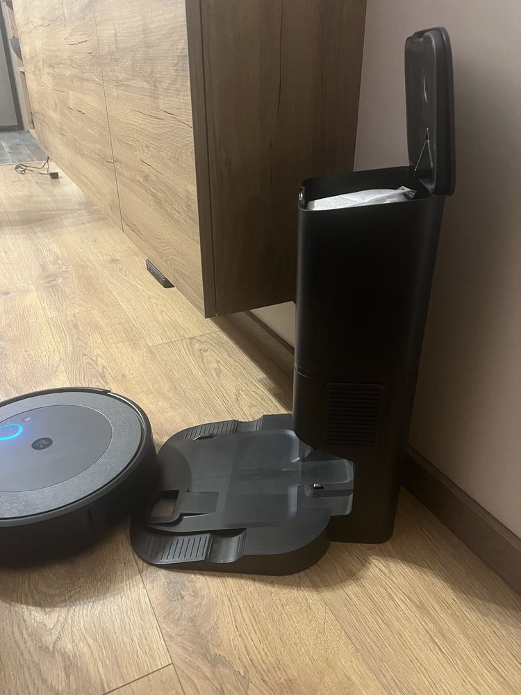 Прахосмукачка робот iRobot Roomba i3