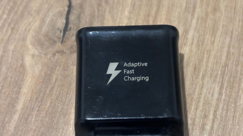 Încărcător USB Samsung EP-TA20EBE – Adaptive Fast Charge, stare bună