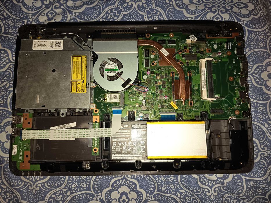 Placa baza laptop Asus F756ux , i5 6200, gtx 950m  + carcasa completa