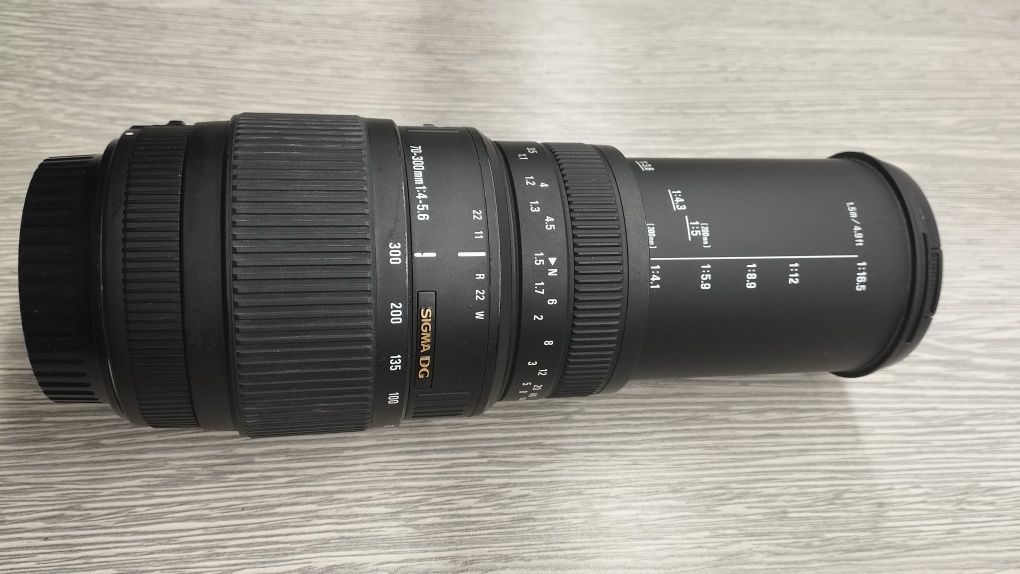 Sigma DG 70-300mm 1:4-5.6