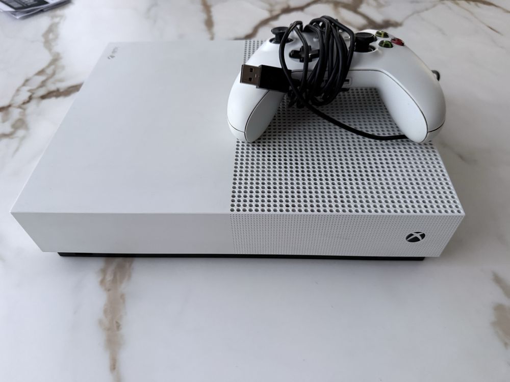 Xbox One S запазен