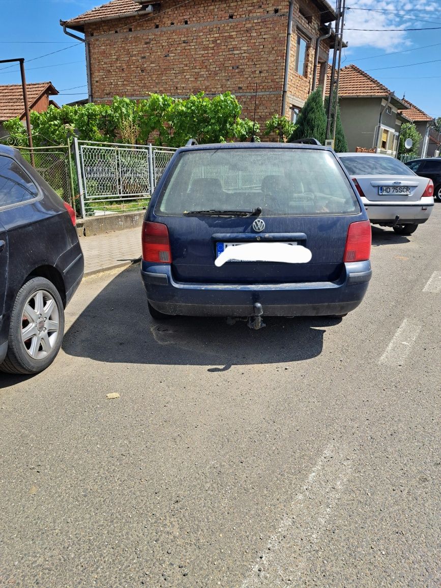 Vând Volkswagen Passat
