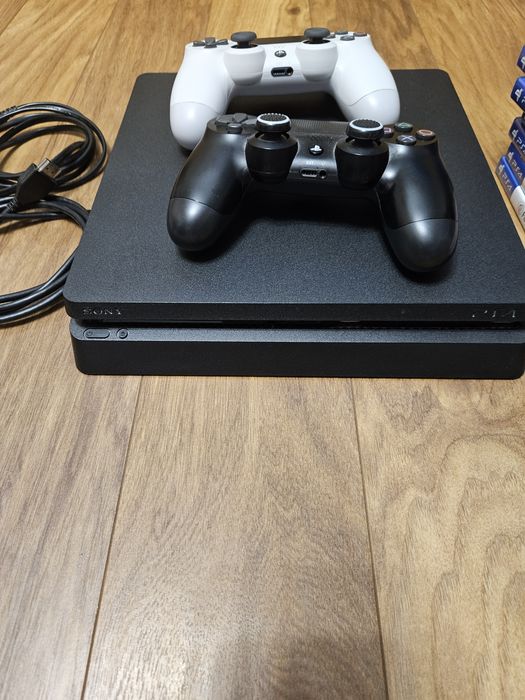 PlayStation 4 slim