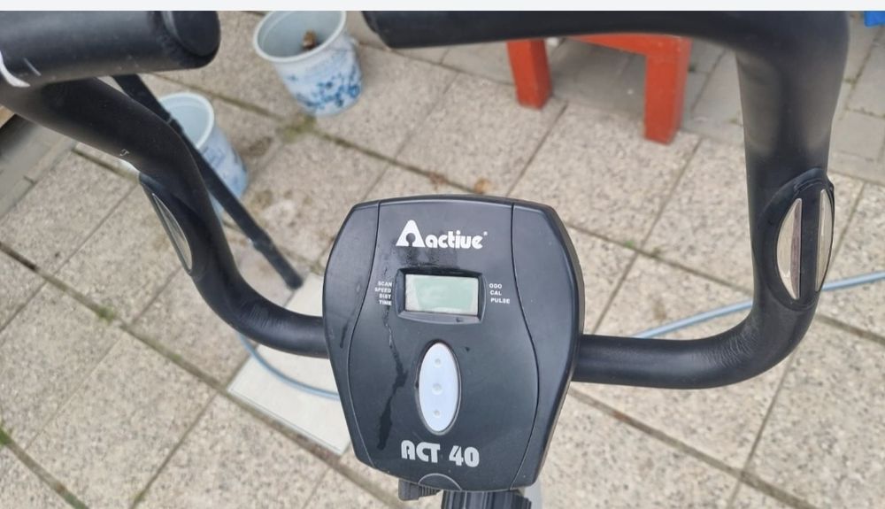 Vând Bicicleta fitness Active Act40,  în stare excelenta.