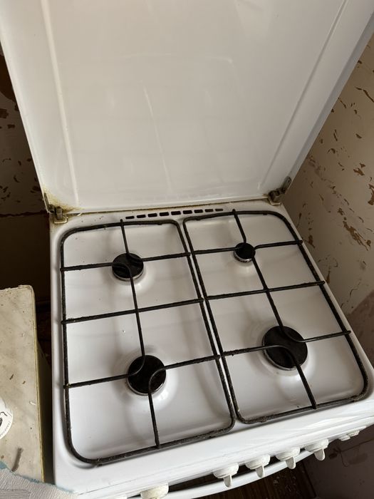 Продам газовую плиту Gefest