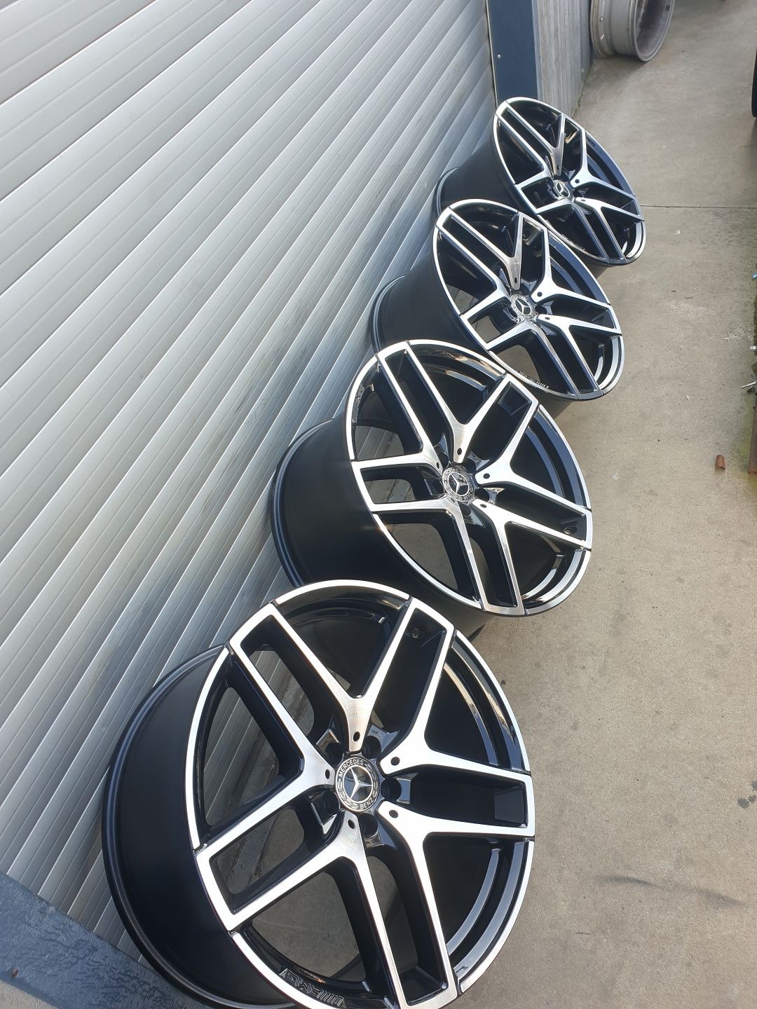 jante Mercedes GL E pe 21 AMG  doua latimi bicolere in stare ca noi