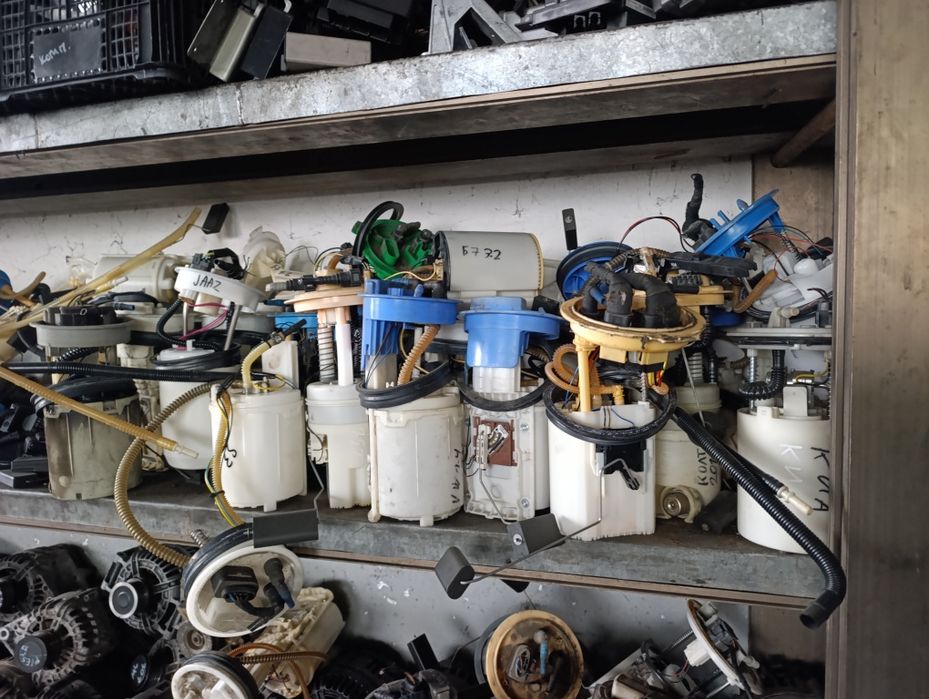 Продавам бензинови помпи за Ауди А3 Голф 4 Сеат Леон Шкода Октавия