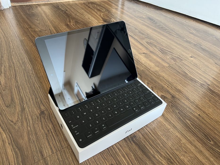 Apple Ipad 9 (2020) + apple pen 1 gen + apple keyboard folio