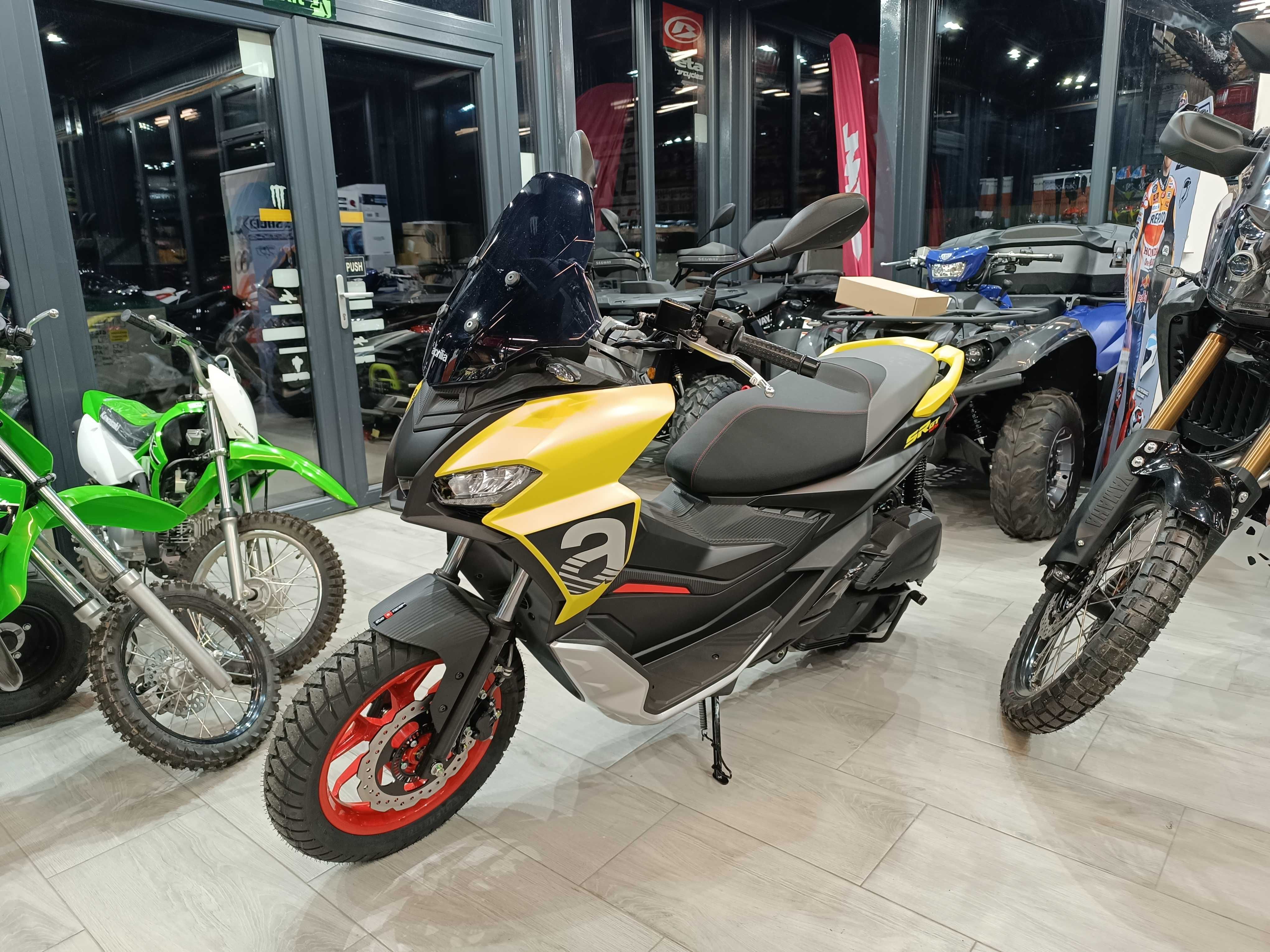 Aprilia SR GT 125 Sport-se conduce cu B-stoc EST BIKE Campina