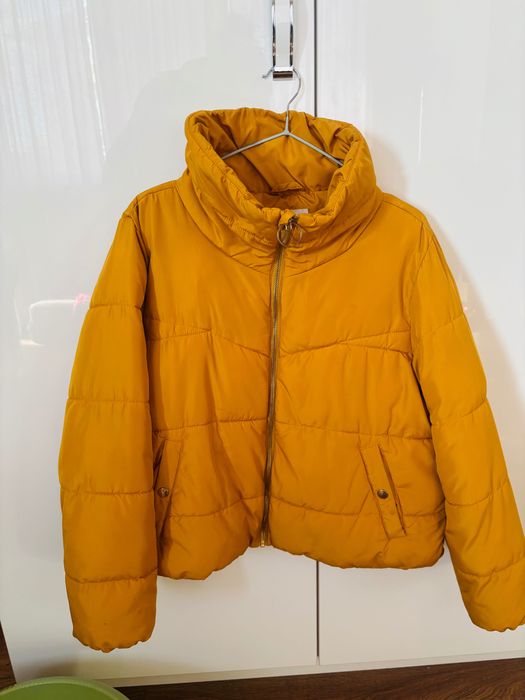 Яке в цвят горчица