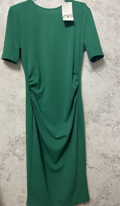 Платье Зара новая