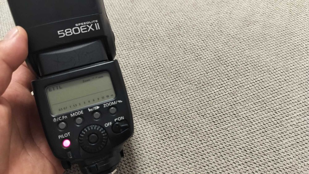 Blit Canon Speedlite 580EX II cu husa