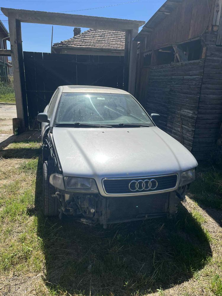Audi A4 B5 na chasti