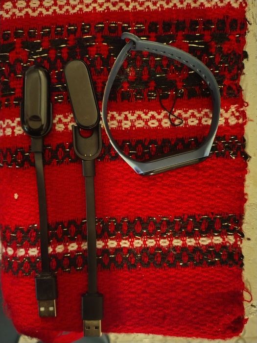 Brățară Smart Fitness EURDFEST + 2 cabluri încărcare, funcționează per