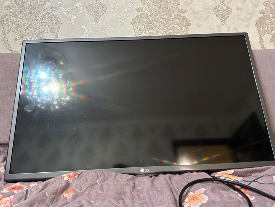 Продам смарт ТВ диагональ 32