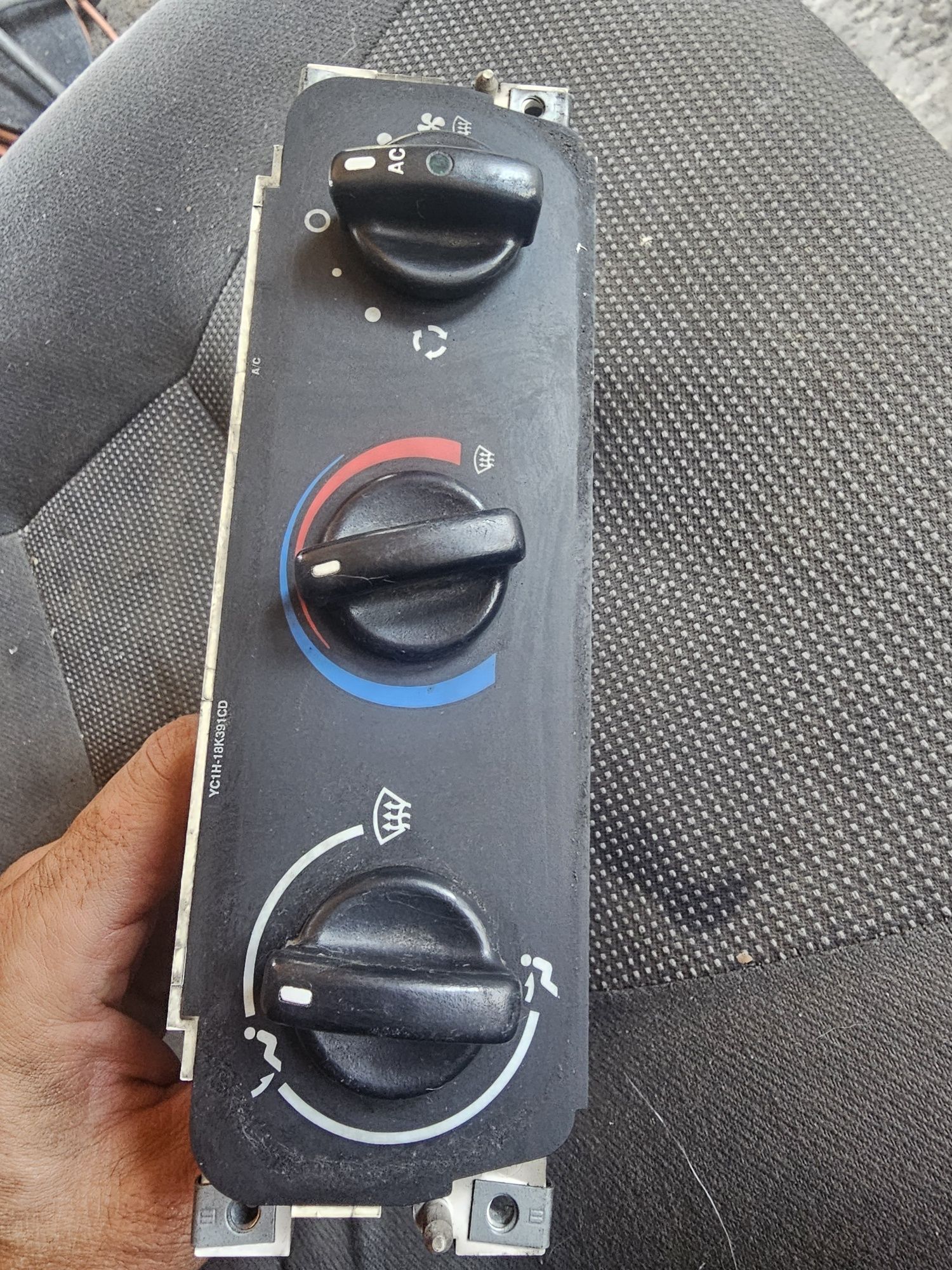 Comanda panou AC YC1H-18D451A YC1H-19C571C YC1H-18K391CD