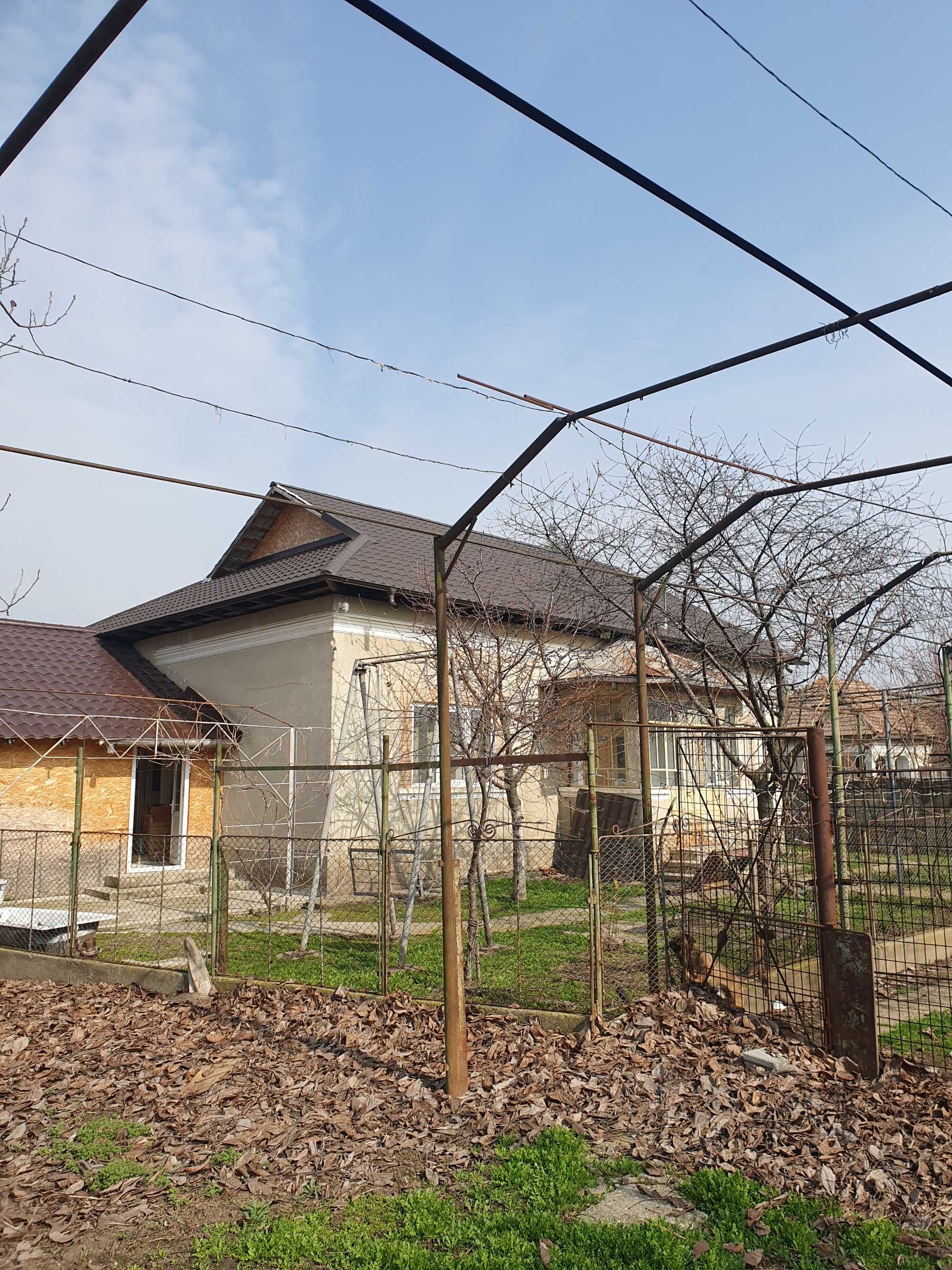 Casa de vanzare. comuna Visina jud Olt