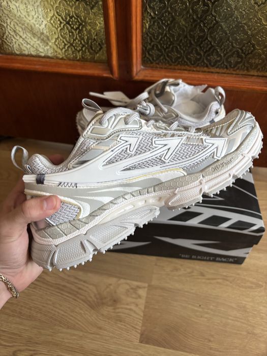 Off White Be Right Back