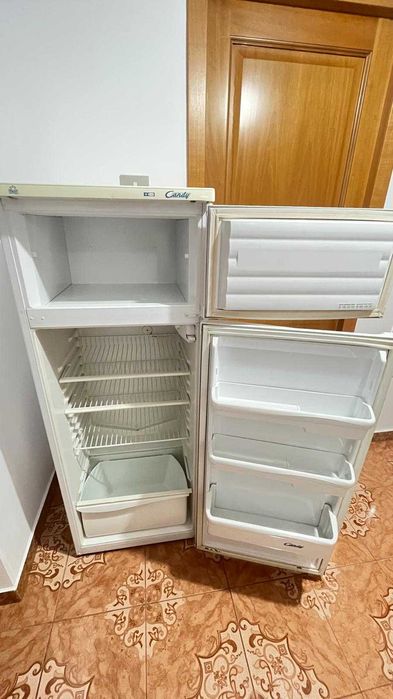 Frigider Candy cu congelator